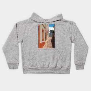 Albufeira alleyway Kids Hoodie